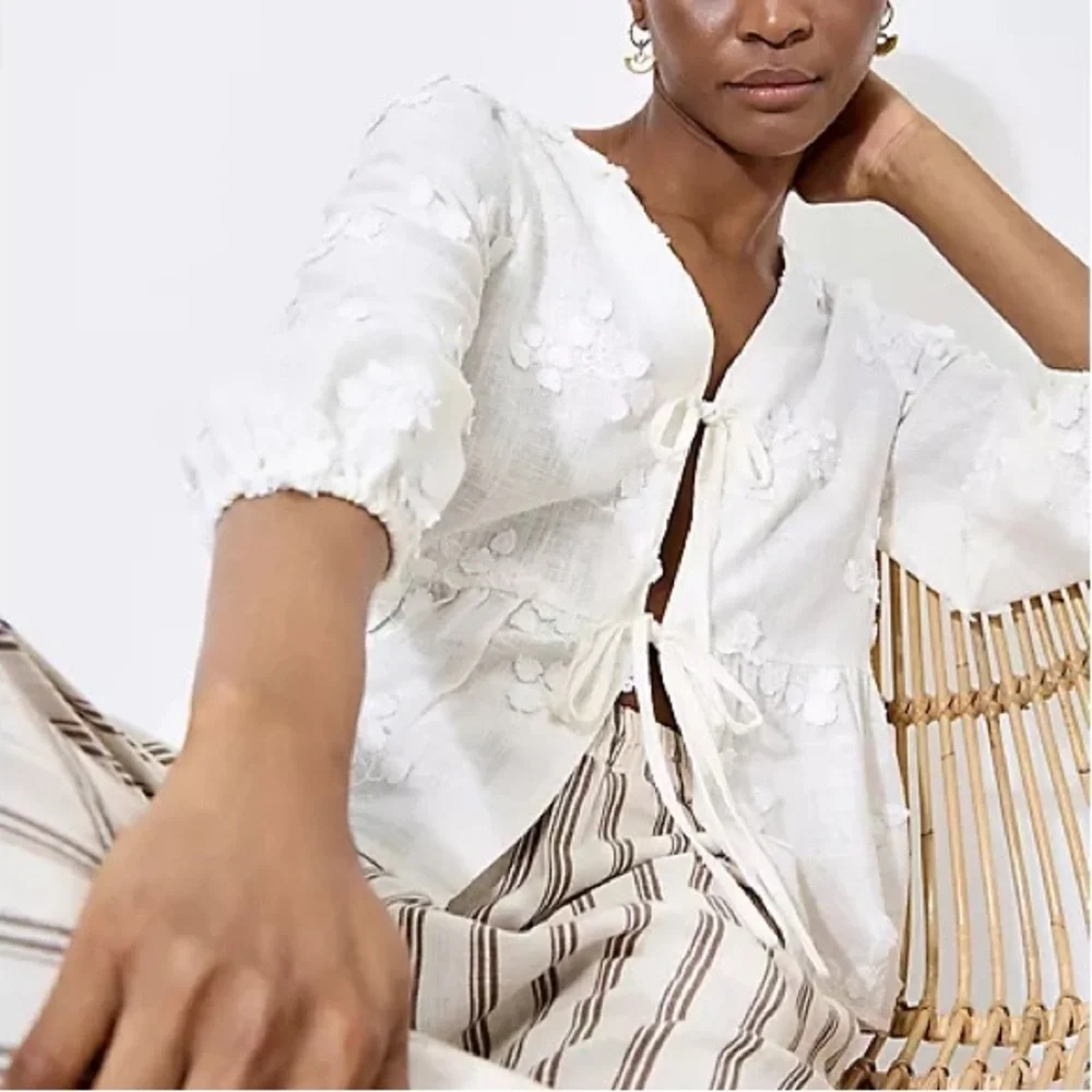 APRICOT 🍑- White Floral Appliqué Peasant Blouse - Women - Picture 5 of 5